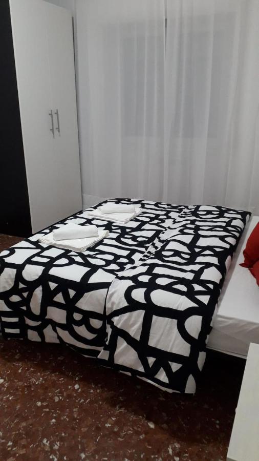 Centro Monti Tiburtini B&B Roma Bagian luar foto